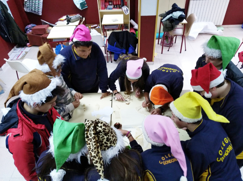 Gymkana navideña en el Colegio Gondomar.